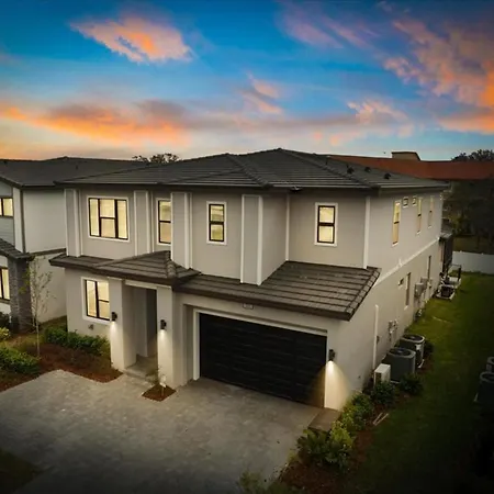10 Bedrooms- 9 Bathrooms- Paradiso Grande 5845Hs